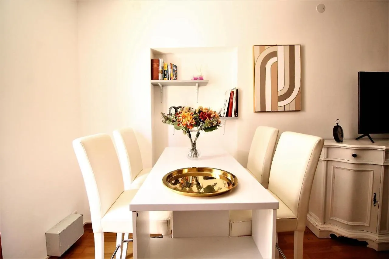 Charming Canal View San Marco Apartment Venezia