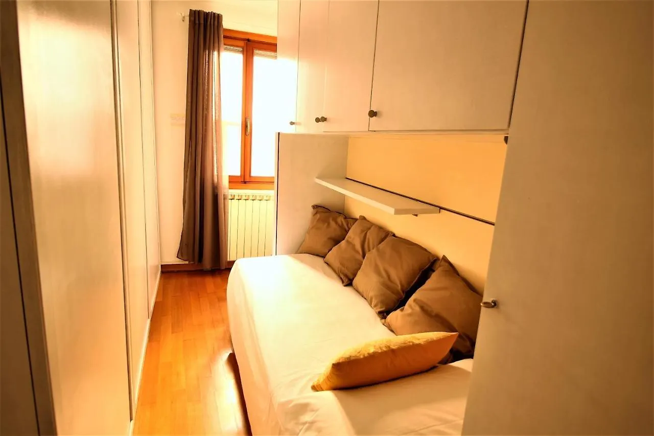 Charming Canal View San Marco Apartment Venezia