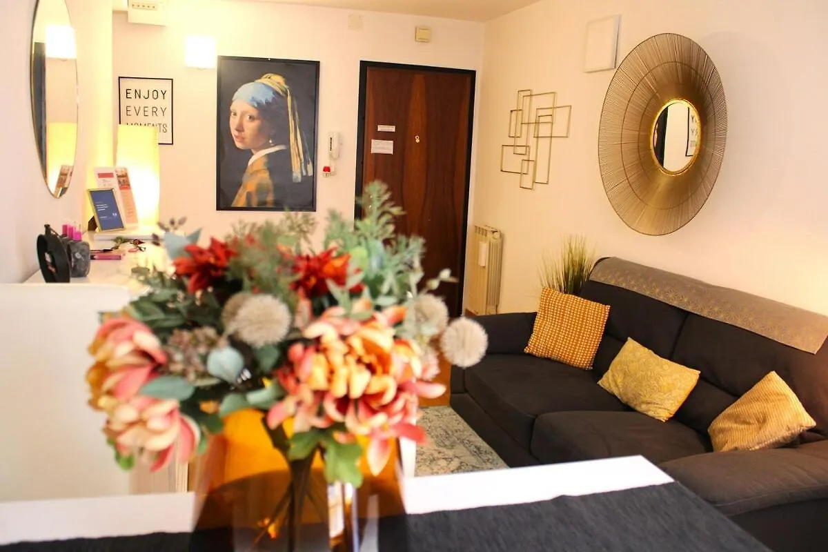 Charming Canal View San Marco Apartment Venezia